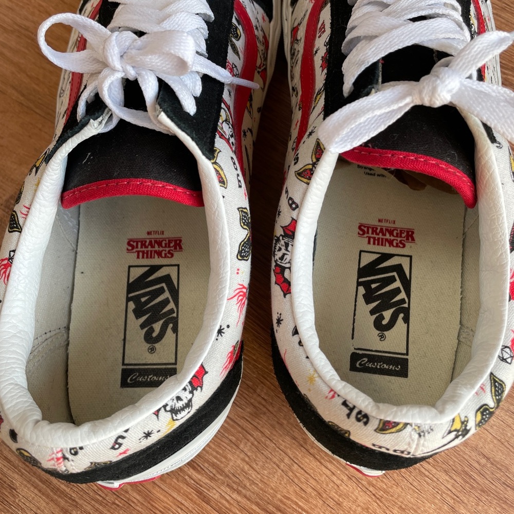 Stranger Things Mens Vans Sneakers Skate Shoes Size 13 Printed Graphic Rare - Picture 8 of 9